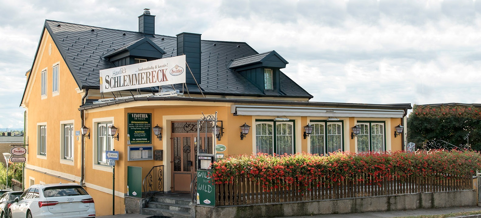 S&uuml;&szlig;e und pikante Schlemmereien in Hawlik&acute;s Schlemmereck