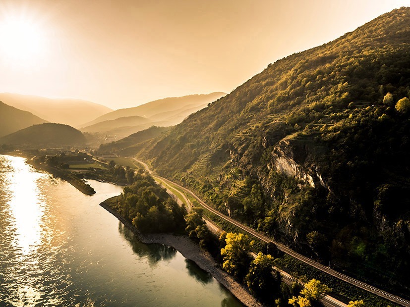 Weingut Atzberg &ndash; Steiler Wein aus der Wachau